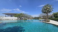 What a gorgeous pool