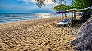 This condo is right at Jomtiens Dongtarn beach