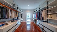 Viel Platz für Ihre Garderobe