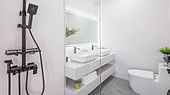 The property offers 5 en-suite bathrooms