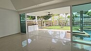 Light and airy - from in- to outdoors