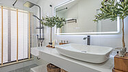 5 modern bathroom pus a guest-toilet are there
