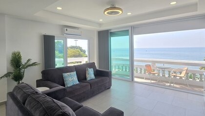 Panoramablick auf das Meer von Ihrem Sofa aus