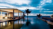 Private infinity pool right over the beach