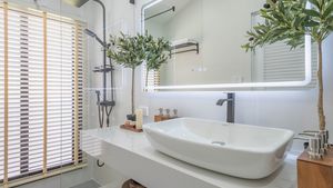 5 modern bathroom pus a guest-toilet are there