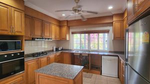 A closer look to this well-equipped kitchen