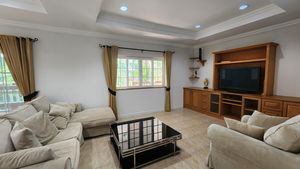 A cozy lounge and TV-area