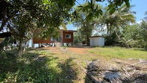 A generous plot and a modern house A generous plot and a modern house