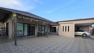 A large, easy to care terrace