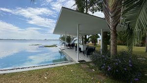 A leisure and bar area