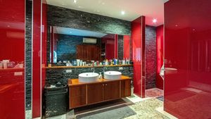 A more fashonable, modern bathroom