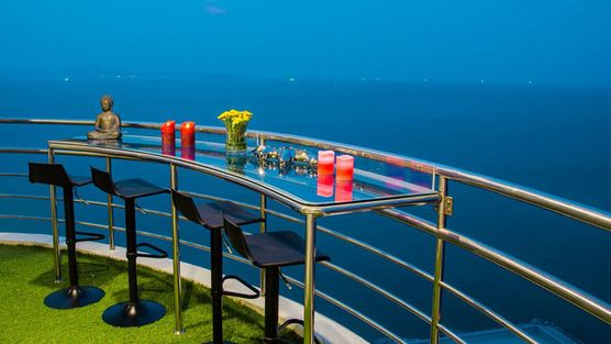 A sundowner to fall in love