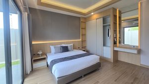 All 4 main bedrooms are charming