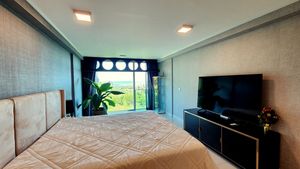 All the studio suites have kitchenette, seaview, en-suite bathroom,