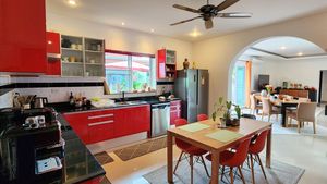 Another angle of this nice kitchen