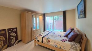 Another lovely ground-floor bedroom