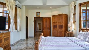 Beautifully furnished - the bedrooms