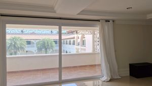 Bedroom with a view to the courtyard