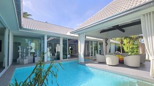 Enjoying the tropical dream