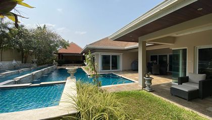 Greenery, shaded terraces and a spectacular pool-area