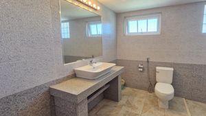 How many bathrooms do you need - There are Eight