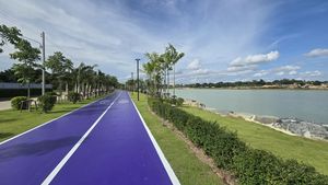 Jogging, walking, cycling in peace at the nearby lake