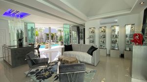 Light and airy through large sliding-doors - The living-area