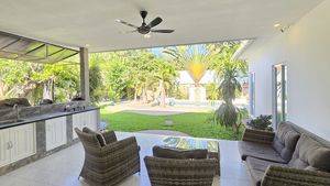Main therrace and outdoor kitchen