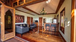 Noble times of the past - the Teak-house living-space