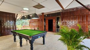 Outdoor leisure space