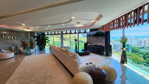 Panoramic views in the living-area