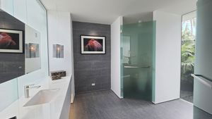 Plenty of space in the bathroom Plenty of space in the bathroom