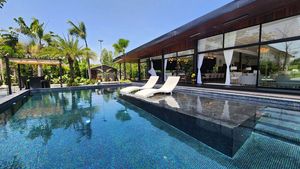 Pool and Sala at the main villa