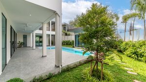 Privacy and greenery at top location