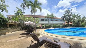 Relaxed launching at the pool