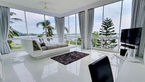 Sleeping with a view