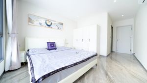 Spacious and fully furnished