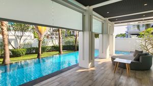 The cozy shaded terrace on the ground-floor