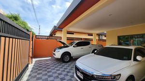 The electronic carport for 2 cars and several 2-wheelers