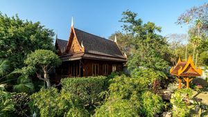The enchanted Teak guest-quarters