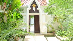 The entrance arch from inside the villa