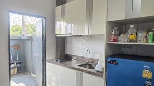 The kitchen on the ground-floor