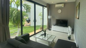 The light and airy living-room
