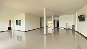 The living-room alone is about 100m2 in size The living-room alone is about 100m2 in size