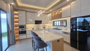 The top-modern kitchen with breakfast counter