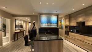 The top-modern kitchen with it`s breakfast bar