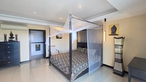The two master bedrooms offer walk-in wardrobes and en-suite bathrooms