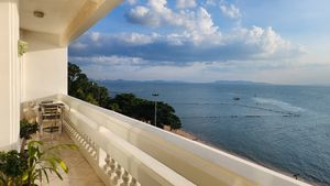 The views down Jomiten beach