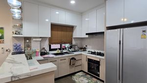 The well-equipped kitchen