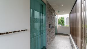 There are 3 outdoor showers for pleasant refreshments